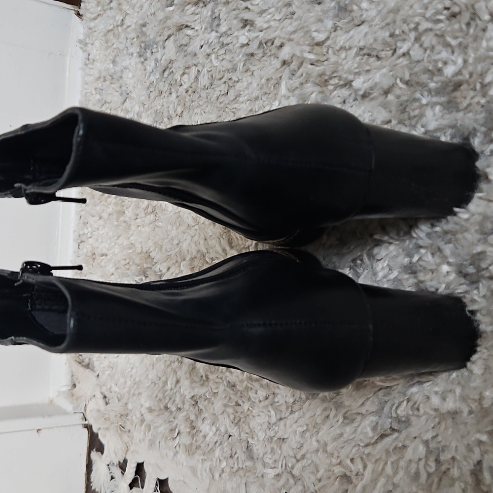 Naturalizer // Black Leather Boots - Picture 2 of 7